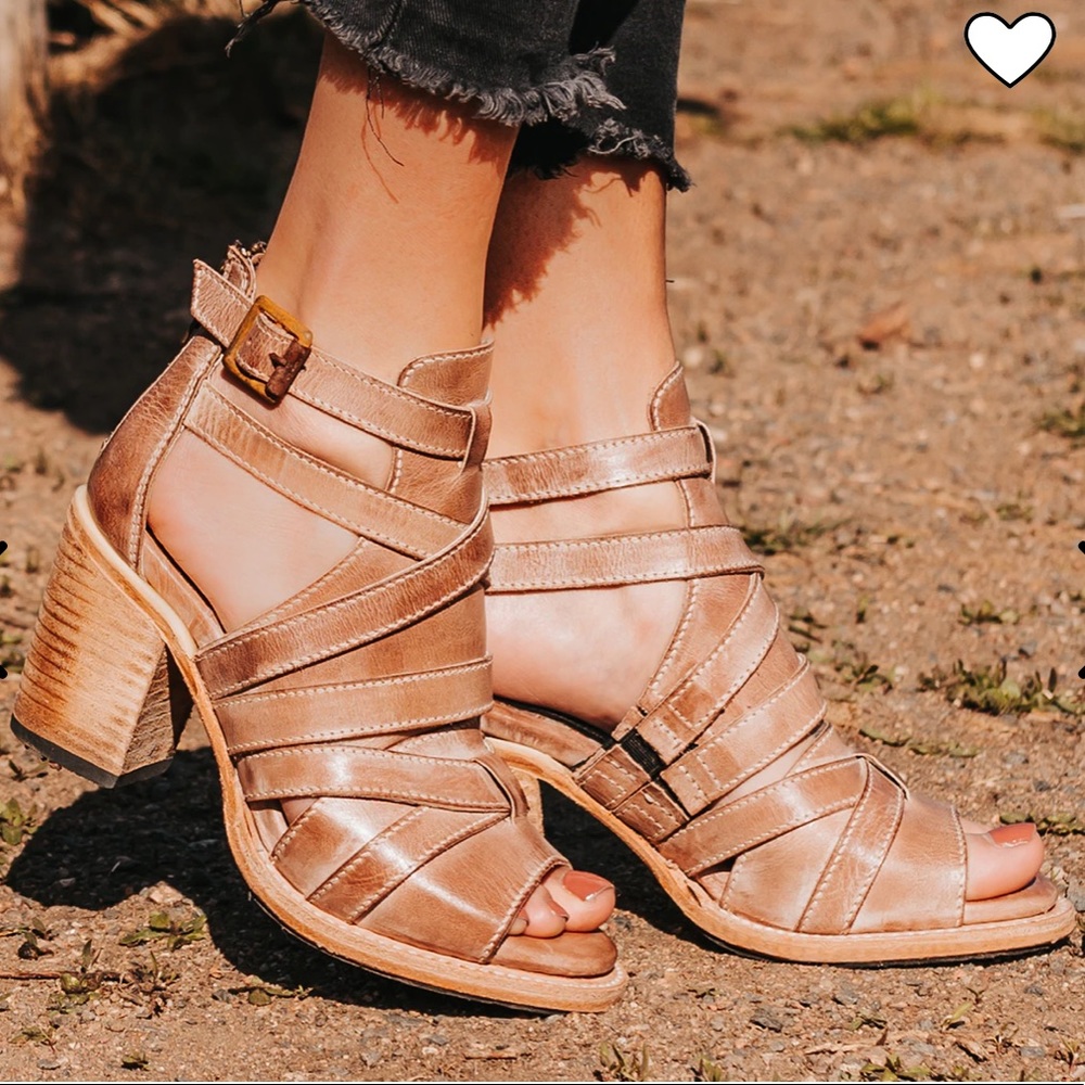Freebird Claw Sandals in Taupe size 7